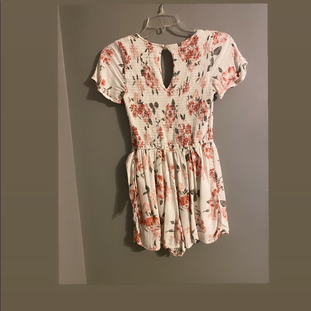 Hollister floral Romper - Picture 2 of 2
